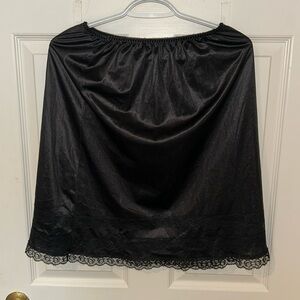 Medium slip with lace trimmings